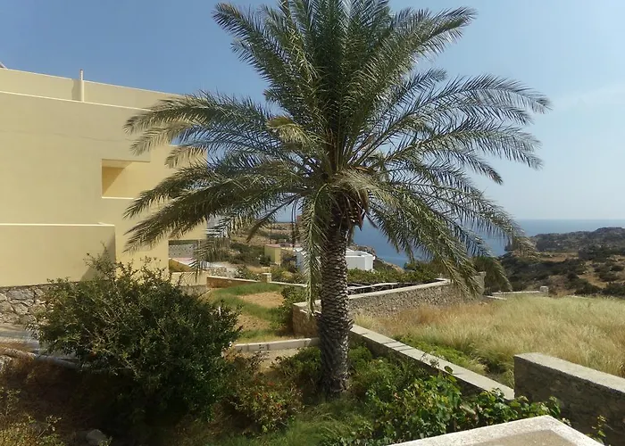 Mikes Apts Апартаменты *