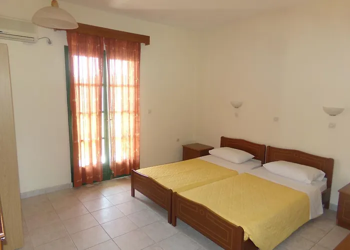 Mikes Apts Апартаменты *