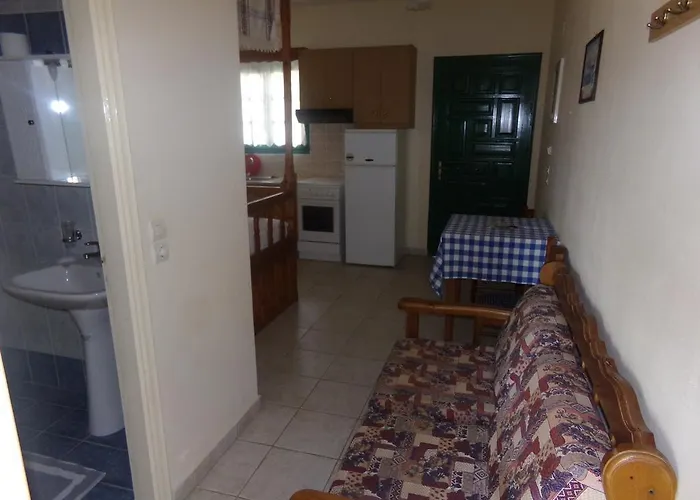 Mikes Apts Апартаменты *