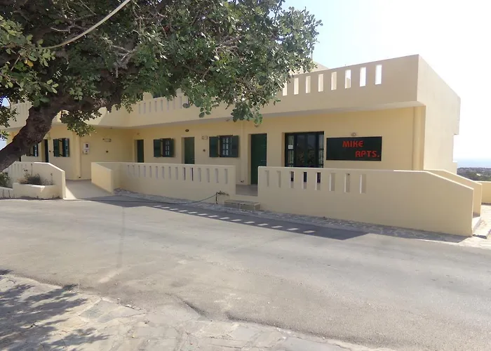 Апартаменты Mikes Apts Амупи